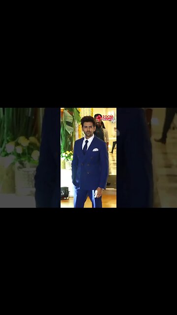 Kartik Aaryan REFUSES paps request as they ask him to step forward to pose 😱 | #shorts #kartikaaryan