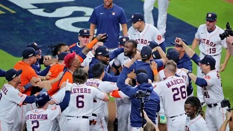 Yordan Alvarez Walk Off Home Run vs Seattle Mariners - Game 1 ALDS (Live)