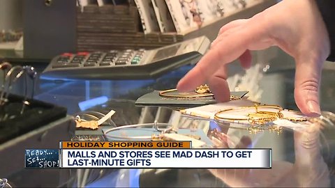 Malls and stores see mad dash to get last-minute gifts