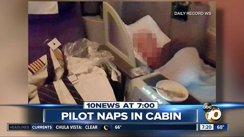 United pilot naps in the cabin?