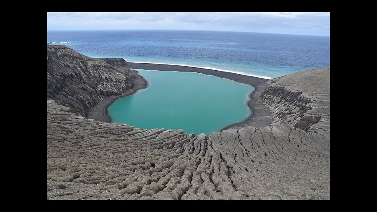 This island appeared out of nowhere and should not exist