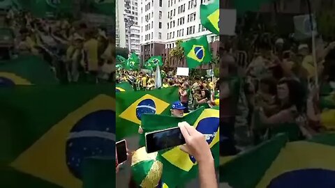 Liberdade com Lut4 RJ patriotas faz uma bela march4 em frente ao QG