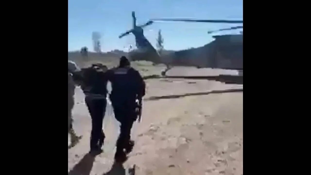 Blackhawk extracts sicarios that attacked marines in Sonora