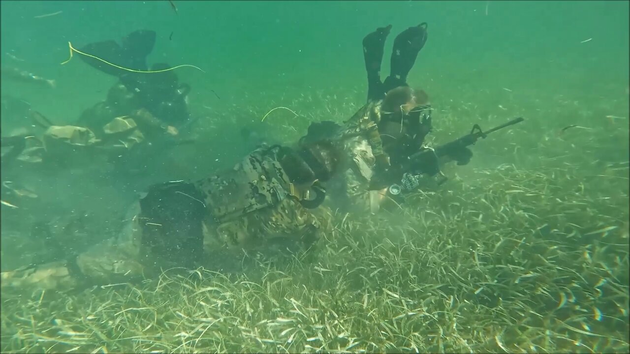 Special Forces Operators Conduct Dive Re-qualification in South Florida