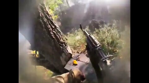 Ukrainian soldiers come under fire during assault on Yampol