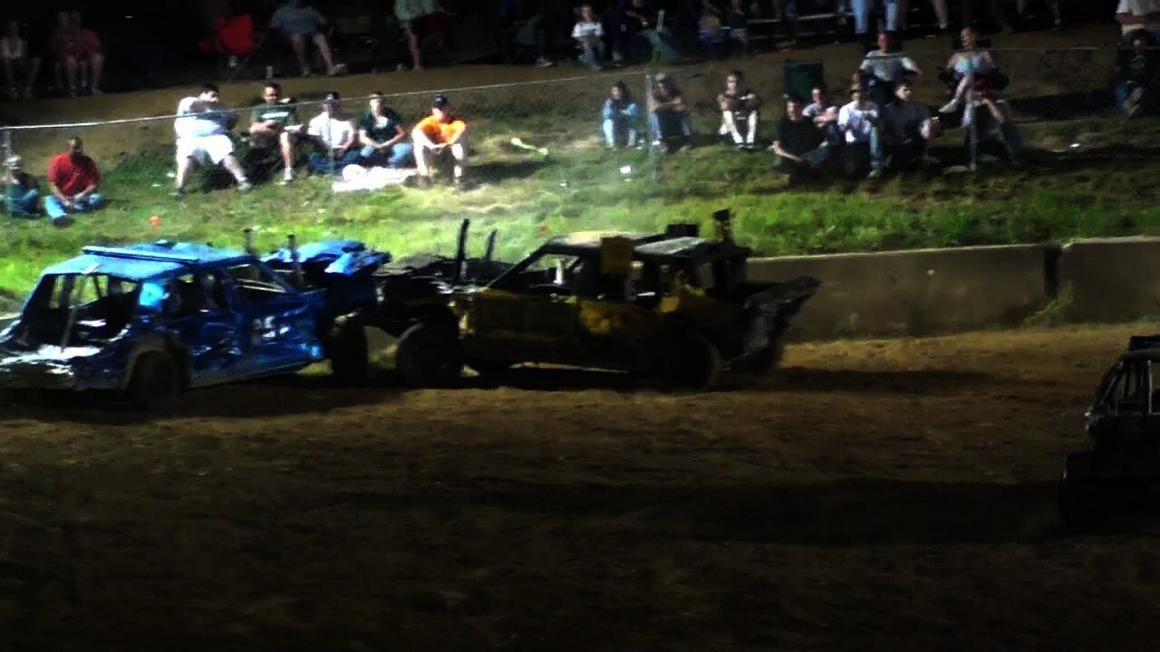 Grant Co.KY Fair Full size demolition derby Consolation heat. 7-31-10