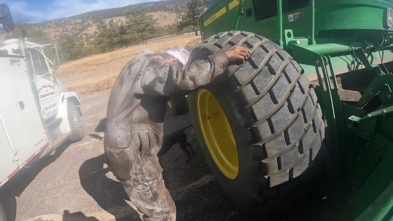 John Deere 4895 header repair