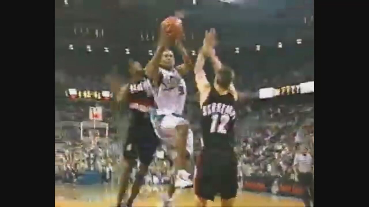 Grant Hill 30 Points 4 Ast Vs. Trail Blazers, 1999-2000.