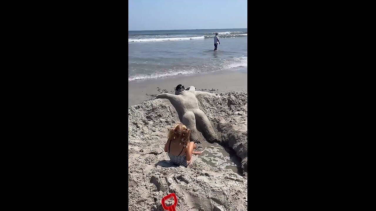 kid’s masterpiece comes alive with waves!
