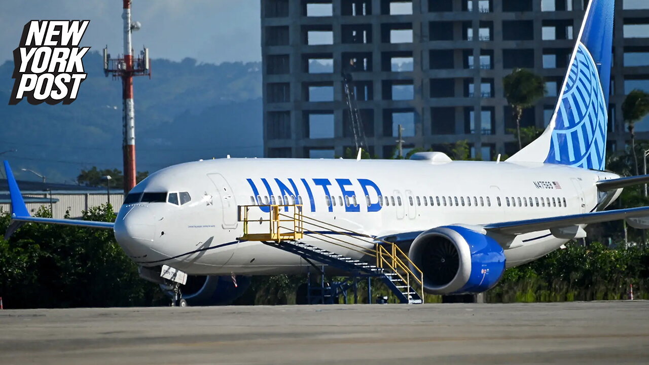 Flight diverted over 'biohazard' as passengers ask for masks: 'The crew is vomiting'