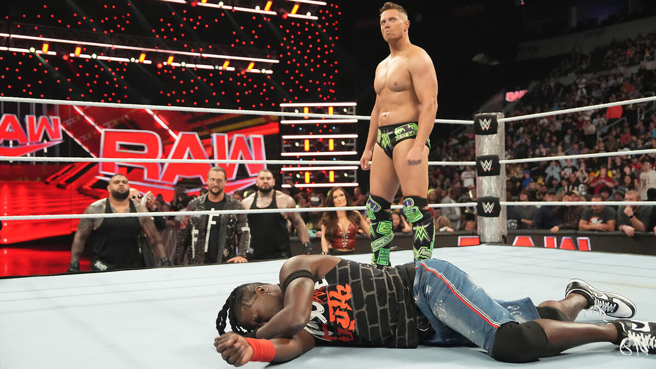 R-Truth Upsets The Miz with Quick Rollup! Post-Match Beatdown! #shorts