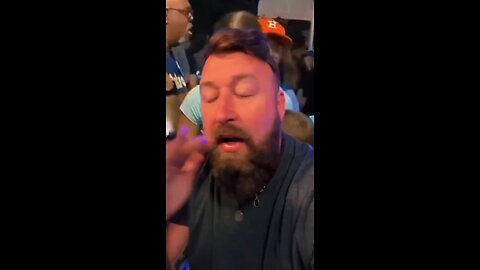 DEZE VROUW BEKEERDE EEN KAMALA SUPPORTER DOOR DIT TE DOEN .