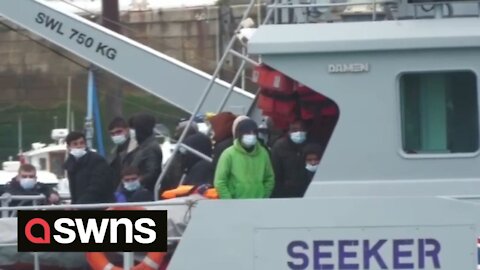 More than 1,000 migrants cross the English Channel to the UK in one day, breaking daily record