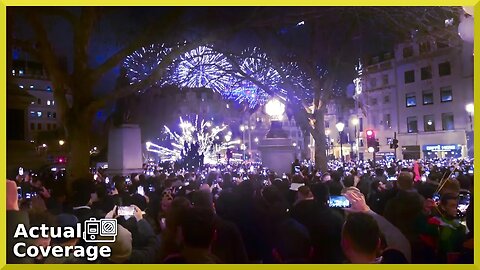 People celebrate New Year's 2023 | TRAFALGAR SQUARE |