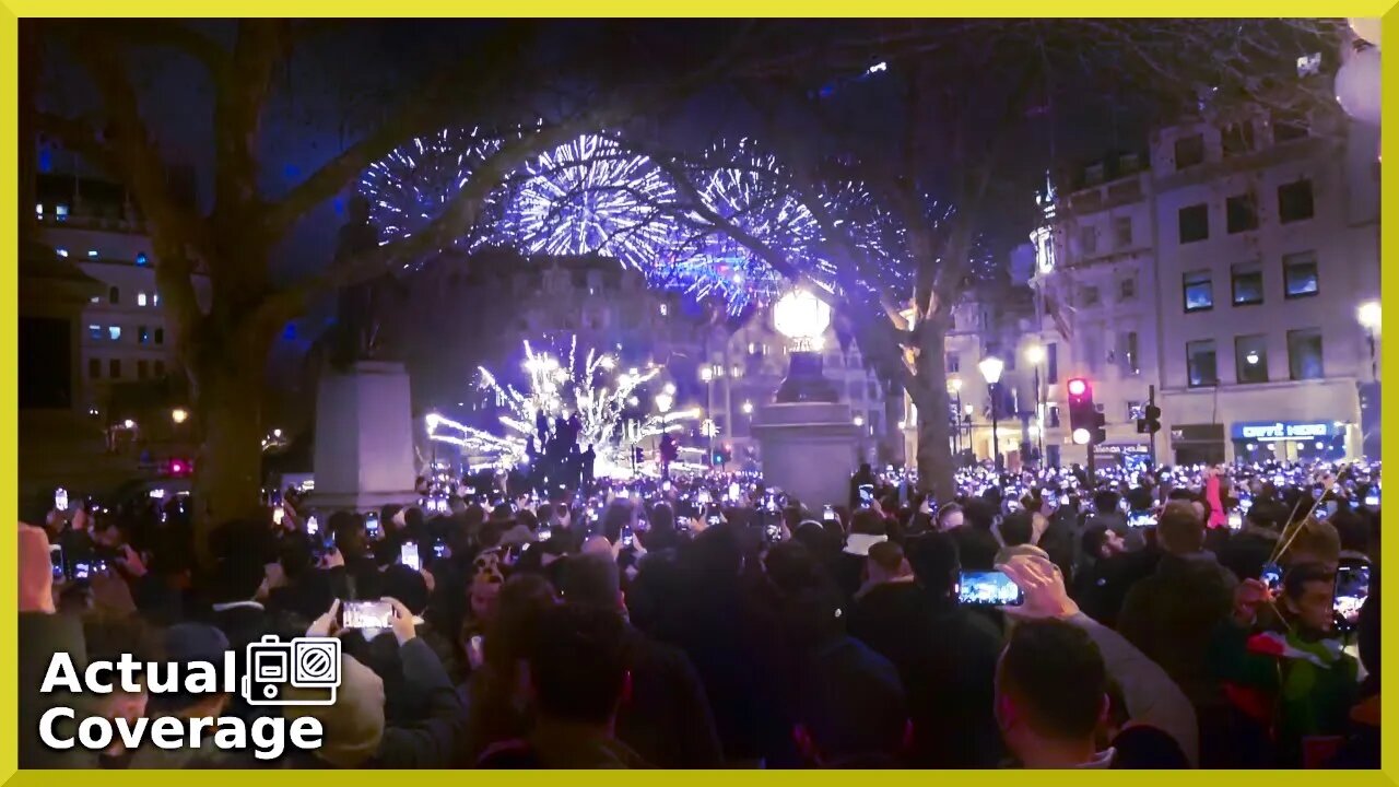 People celebrate New Year's 2023 | TRAFALGAR SQUARE |