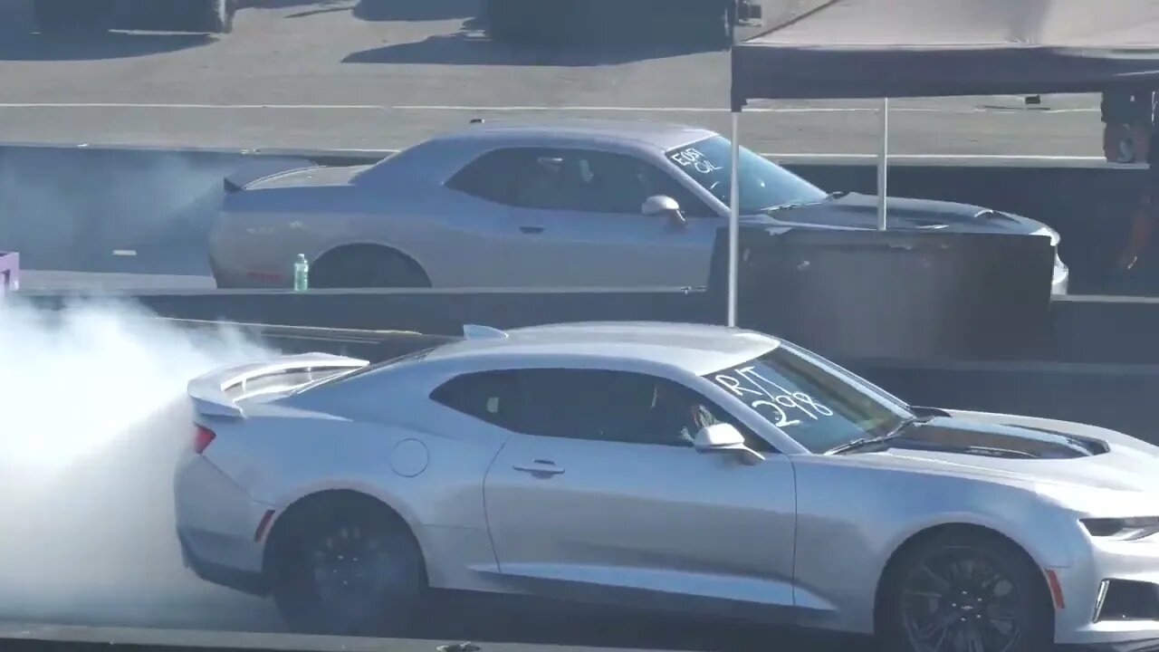 Hellcat vs ZL1 Camaro - drag racing-5