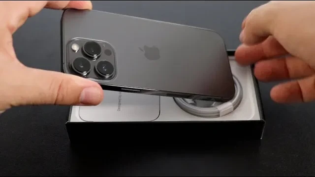 iPhone 13 Pro MOST NOTICEABLE Features, Unboxing, and Impression!