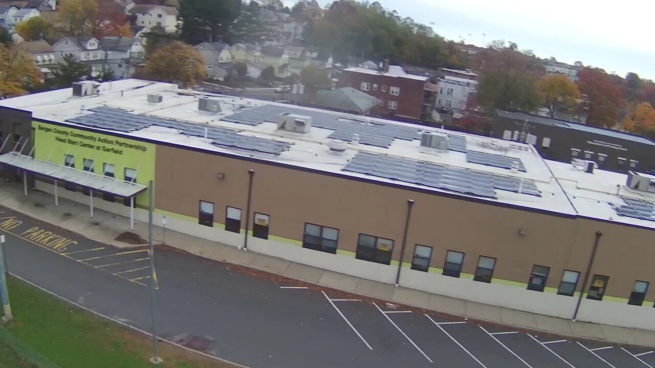 Columbus park flying low 4k - 2