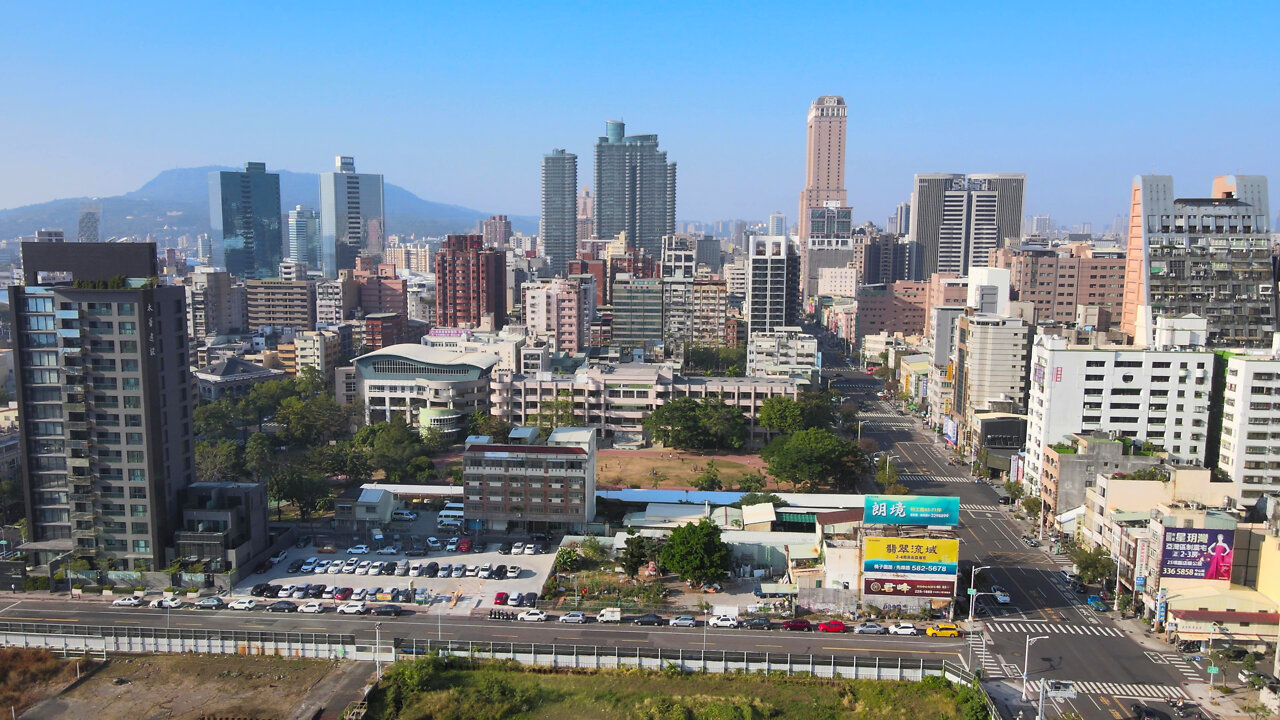 Kaohsiung Harbor Front 🇹🇼 (2022-01) {aerial}