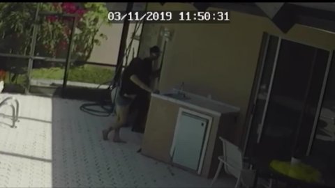 Boca Raton woman terrified after break-in, man and woman show up in cab to burglarize home