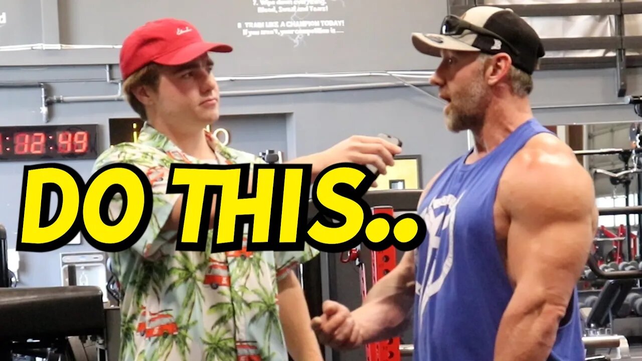 BODYBUILDER GIVES ADVICE, TALKS COMPS, & MOTIVATION!