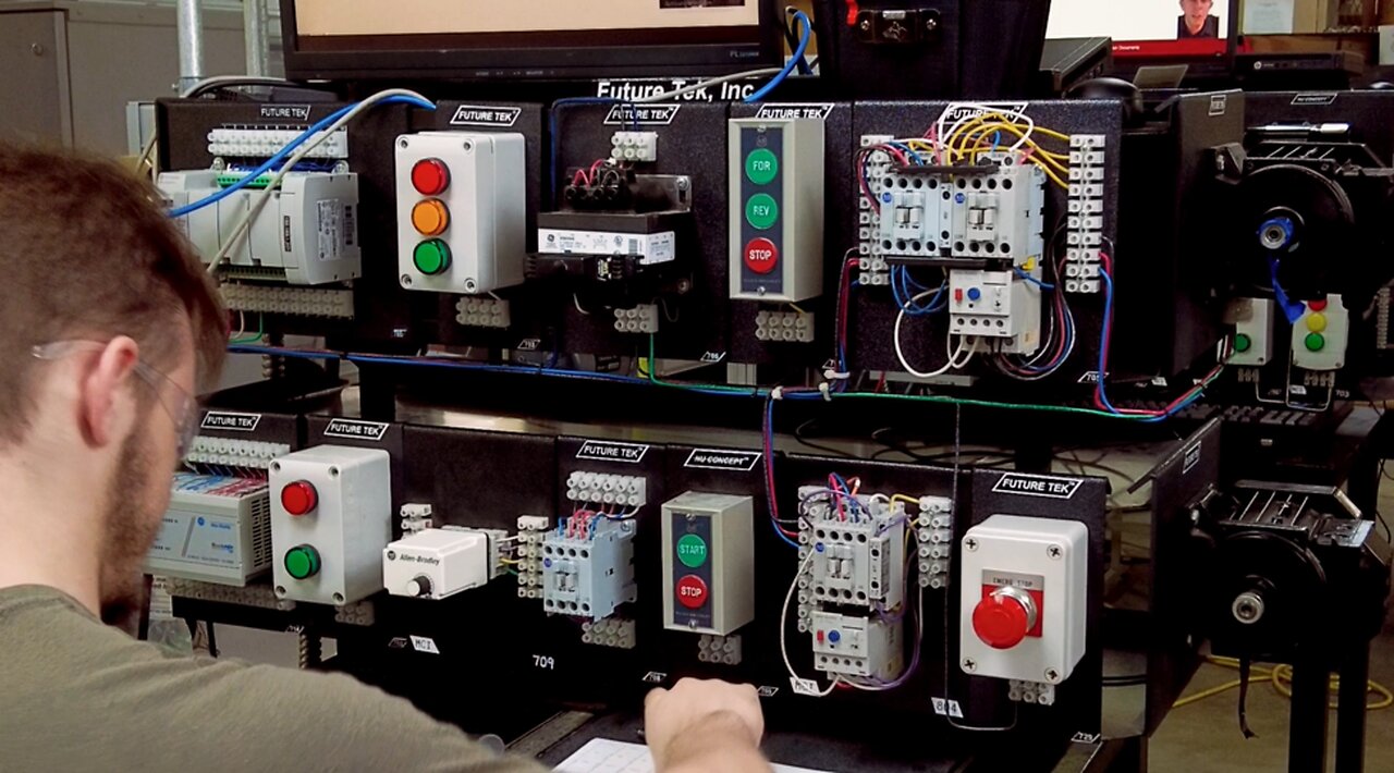 3 Phase Stop_Start with Time on Delay Circuit with Indicator Lights wired by Johnathan!