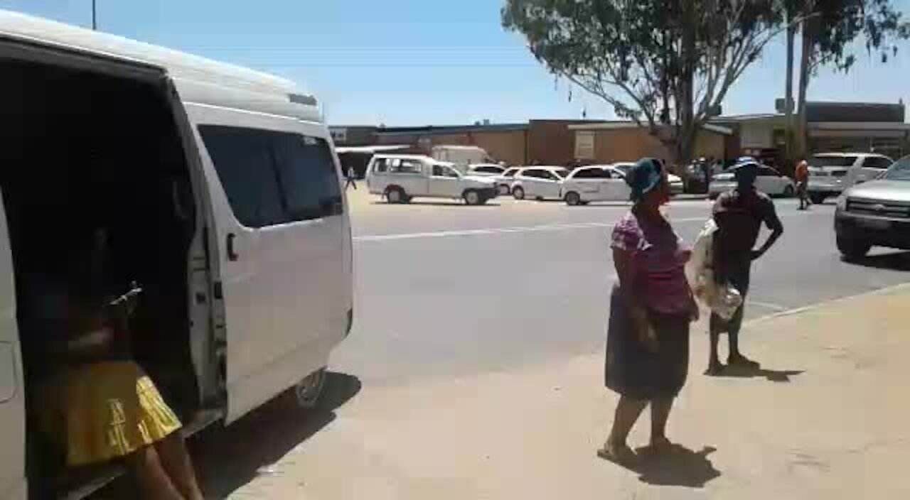 Small protest at Laerskool Schweizer-Reneke (kPf)