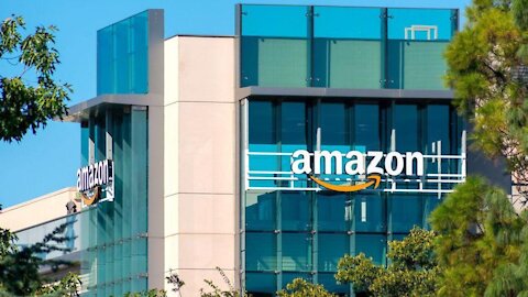 Amazon Canada Has 1,800 New Office Jobs Up For Grabs In 2021 & They’re All Over The Place