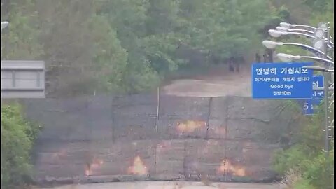 🇰🇵🇰🇷 SEOUL— South Korean military releases new video of North Korea blowing up 2 road / railways