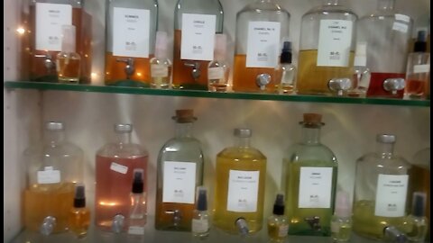 Perfume shop Greece Poros island