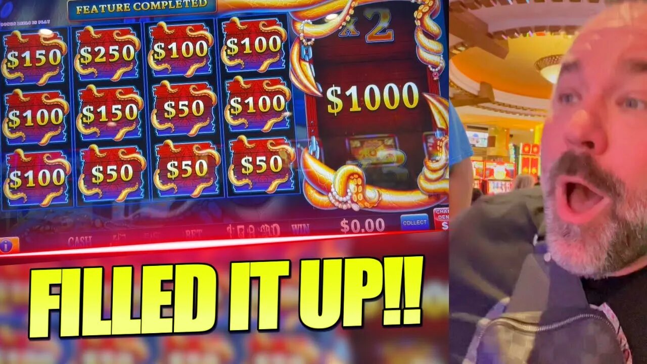 Wow! I Found The Hottest Slot Machine At The Casino!