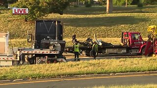 Semi truck spill causes all lanes to close on NB I-75 after I-96