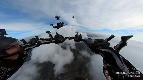 10 way skydive formation