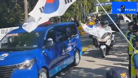 ★지금 현재 박근혜 대통령 병원 이송 상황. 온 국민이 지켜본다. 장난치지 말아라! (2번째) [태평] 190916 월 [태극기가 간다]