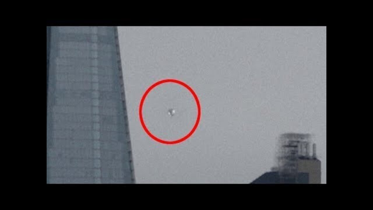 UFO Sightings 2021 🔴 Balloon Shaped UFO Caught On Camera Over London