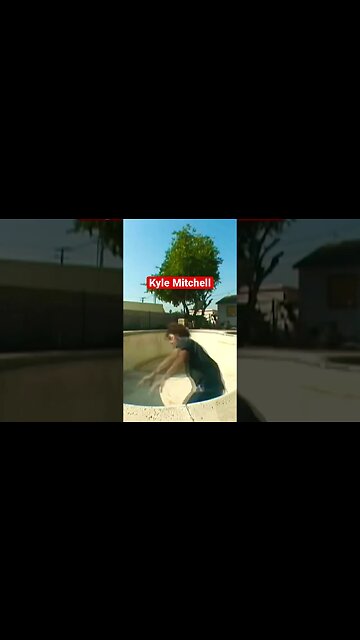 Frontside Grind Deep End Line Bruce Lee #poolskating #bowlskating #skateboarding #poolskateboarding