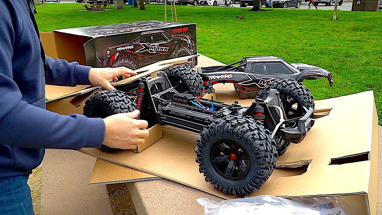 Traxxas X-MAXX FIRST Unboxing | RC First Run