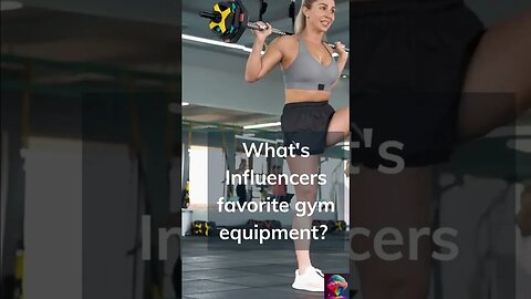 Influencer at the gym does her thing