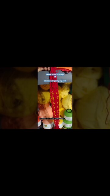 I don't use regular bookmarks anymore 📚♥️🧶