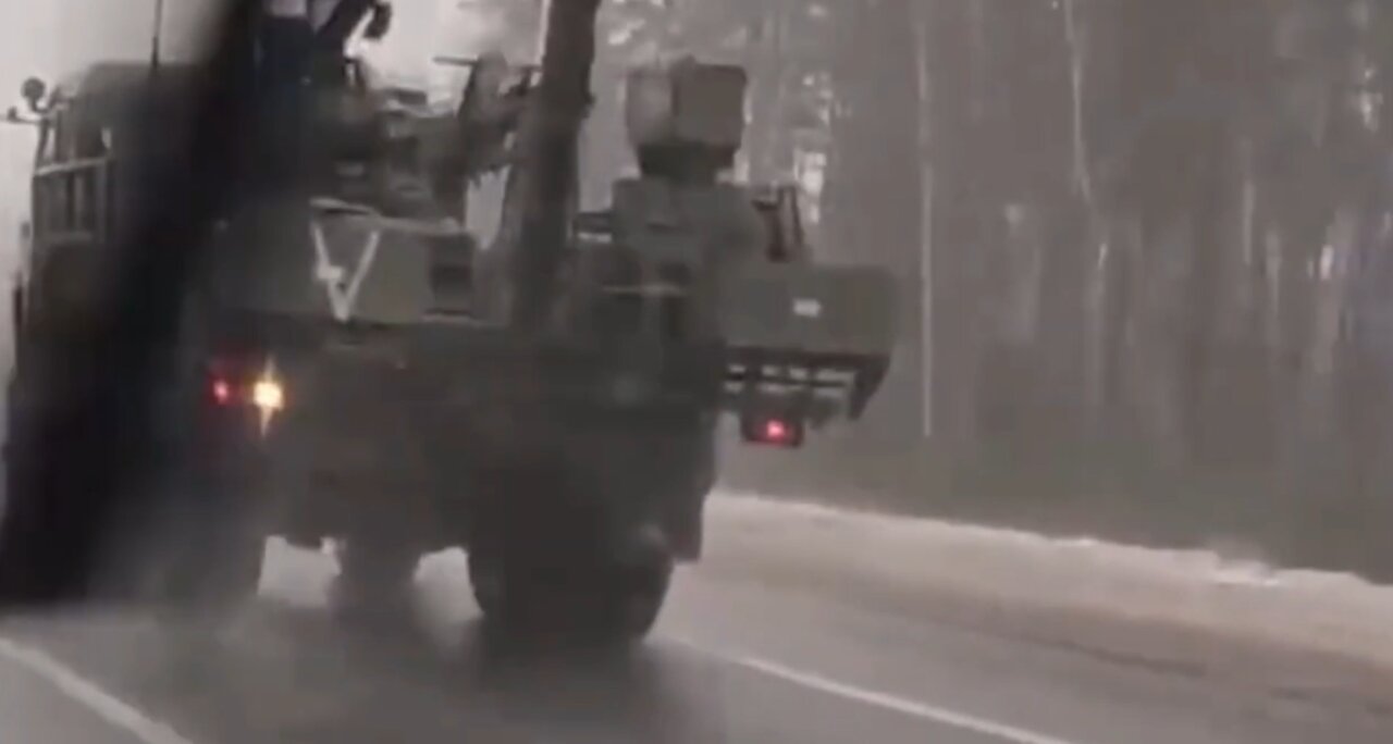 Military equipment units marked with V headed for Babruisk
