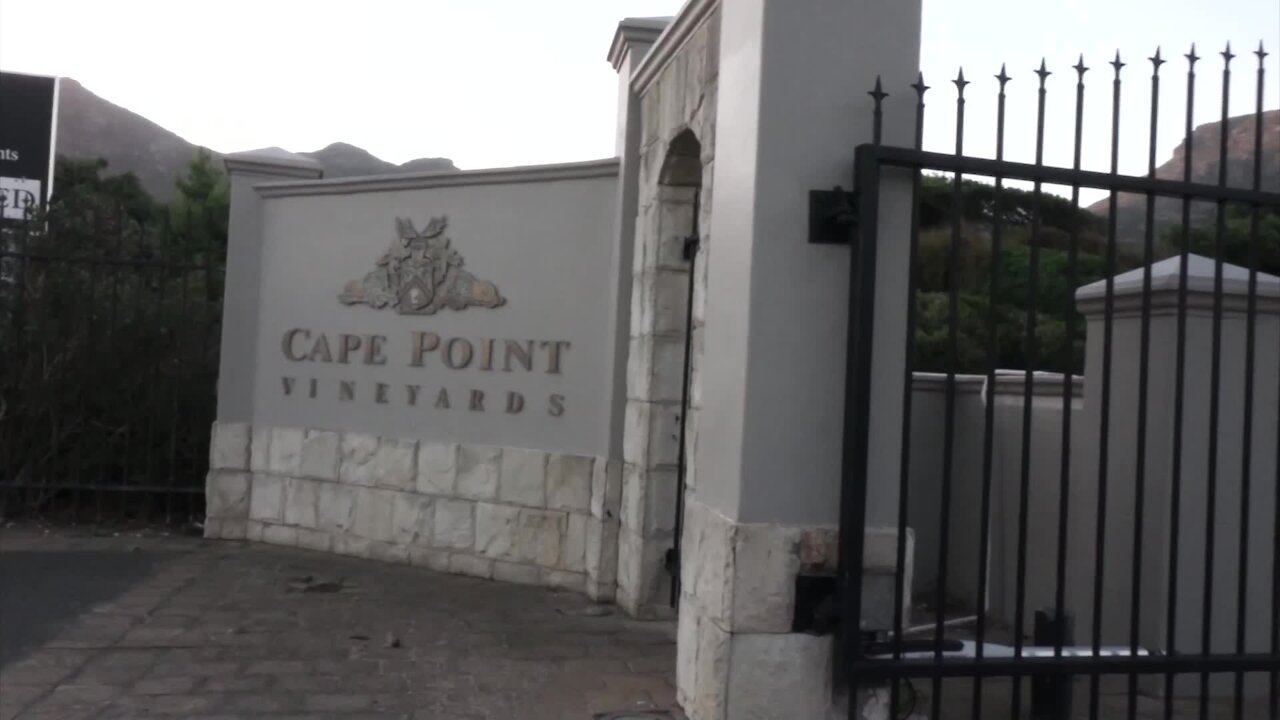 SOUTH AFRICA - Cape Town - Top Billing presenter Jade Hubner tied the knot (Video) (4Aw)