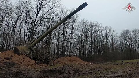 Russian artillery units attack Ukrainian positions