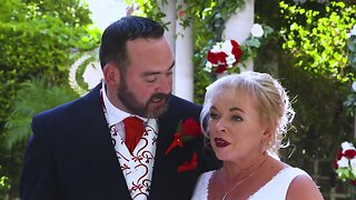 FULL VIDEO: Rod Stewart crashes couple's Las Vegas wedding