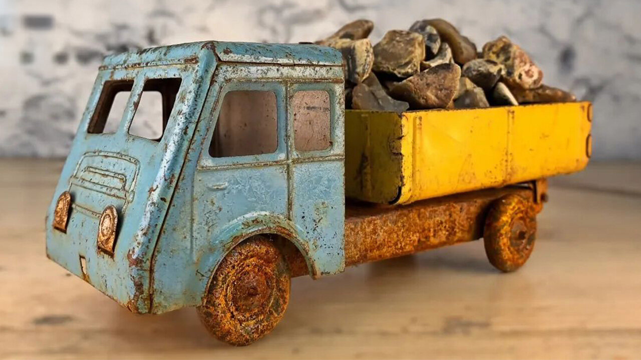 1960s Dump Truck Restoration 🚛