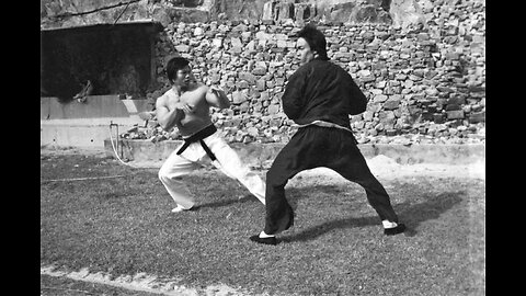 Cross kick Studio Films Bruce Lee Enter the Dragon