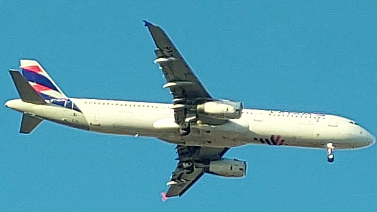 Airbus A321 PT-MXF coming from Brasília to Fortaleza