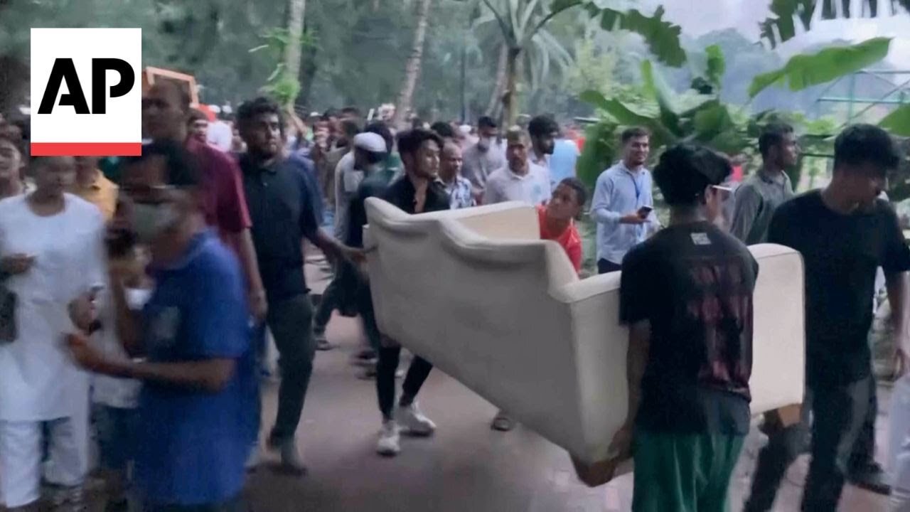 Protesters storm Bangladesh PM Sheikh Hasina's residence after her resignation | NE