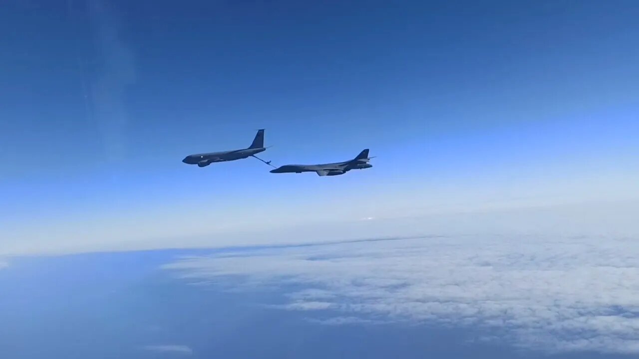 Russian Su-30 Intercept U.S. Bombers Over The Black Sea