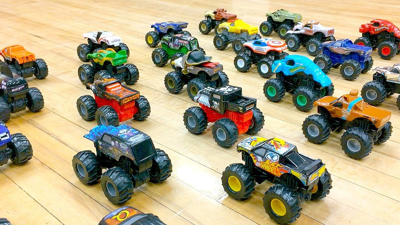 MONSTER JAM BOWLING BONANZA | GRAVE DIGGER | SCOOBY DOO | HOT WHEELS REV TREDZ | MONSTER TRUCKS