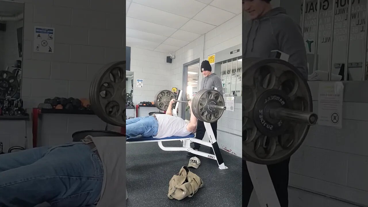 415lbs Raw Bench, 61 years old, 6'4", 245lbs body weight, Crazy 🤪 old man